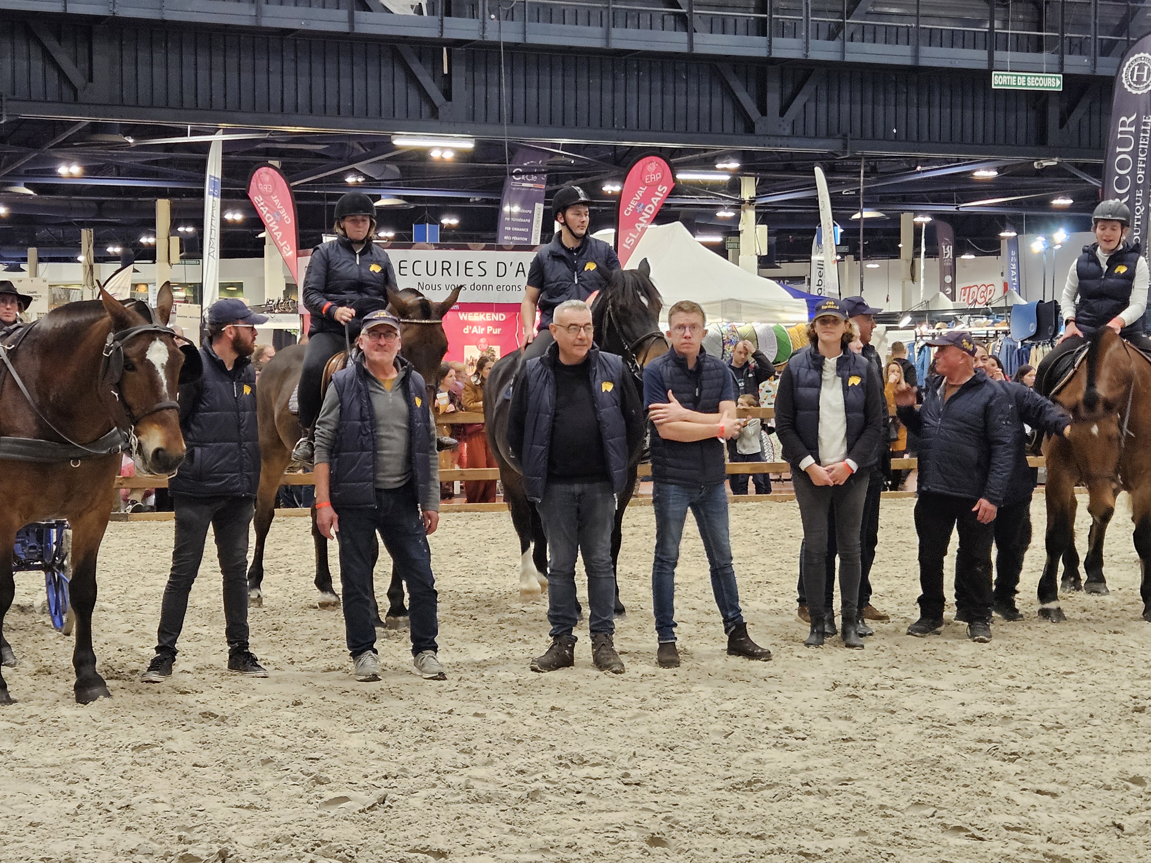 SALON ANGERS 2024 REMISE DU TROPHEE